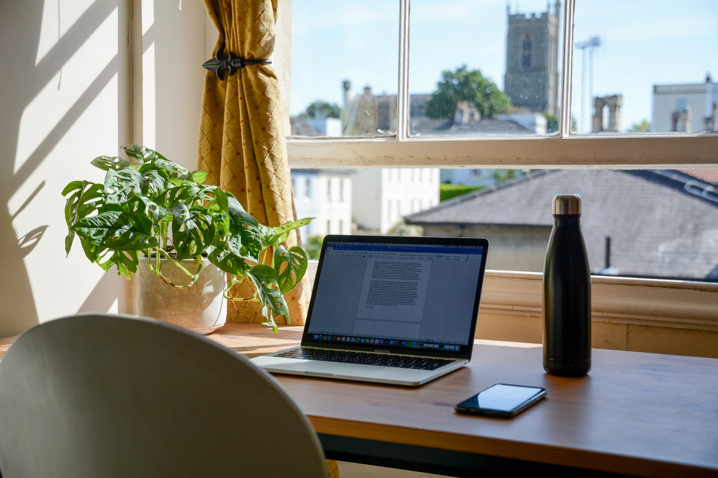 A minimalistic home office