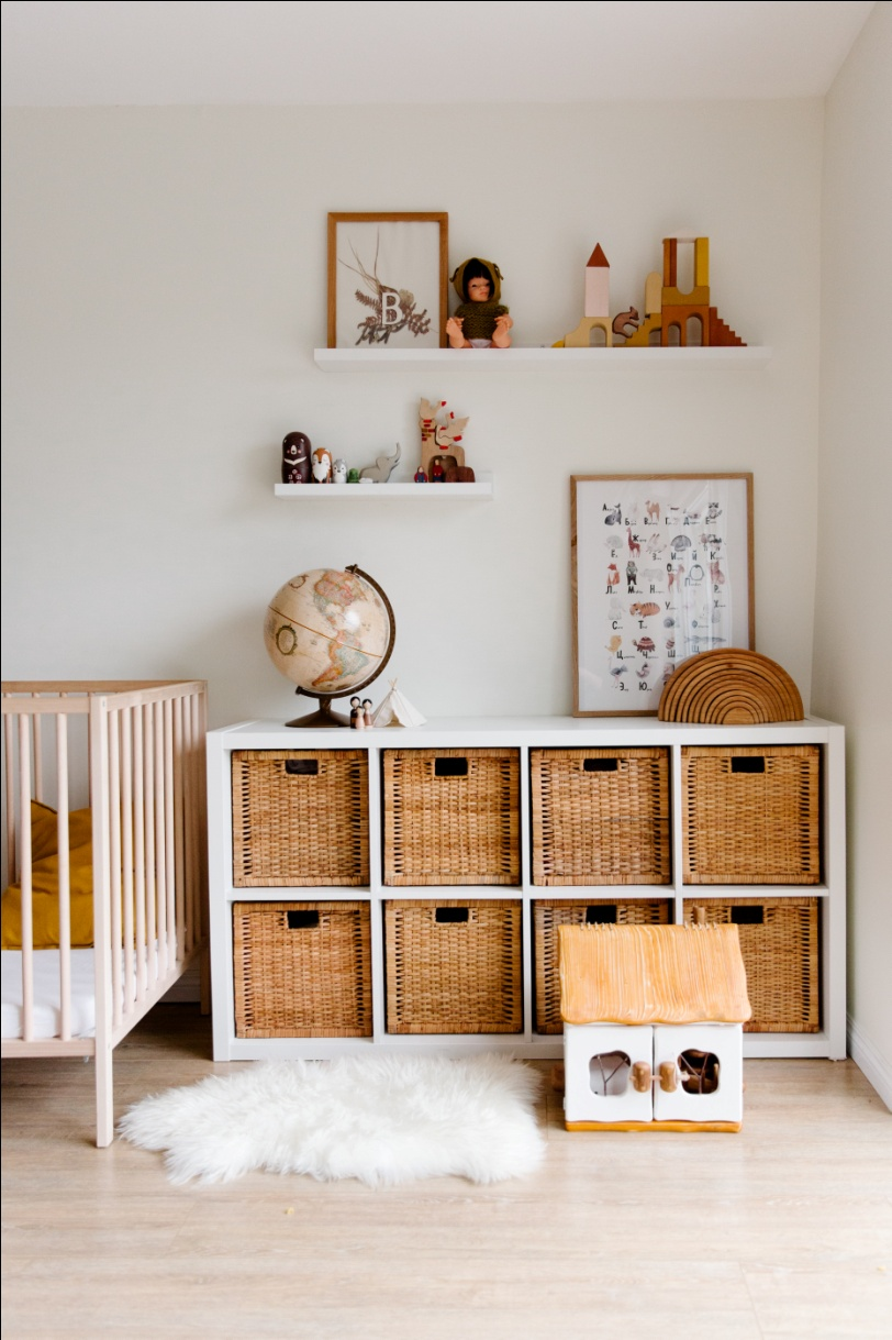 A kids bedroom with bespoke furniture